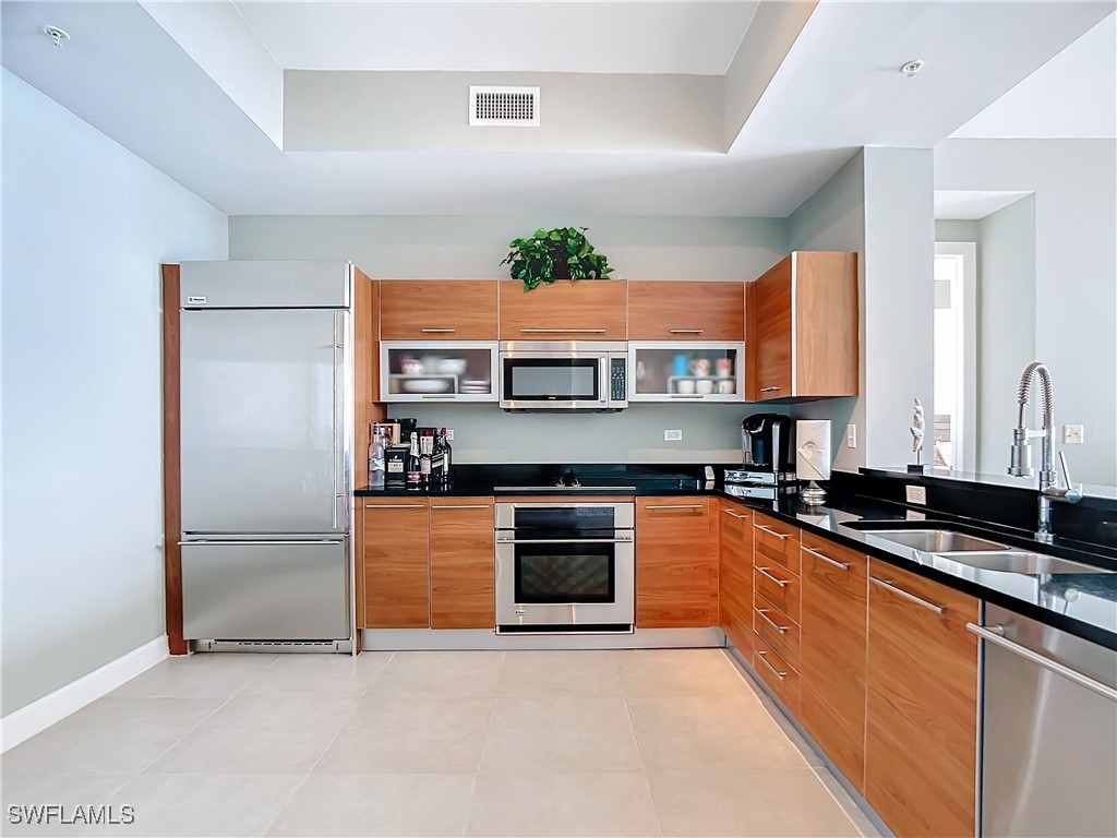 3000 Oasis Grand Boulevard
