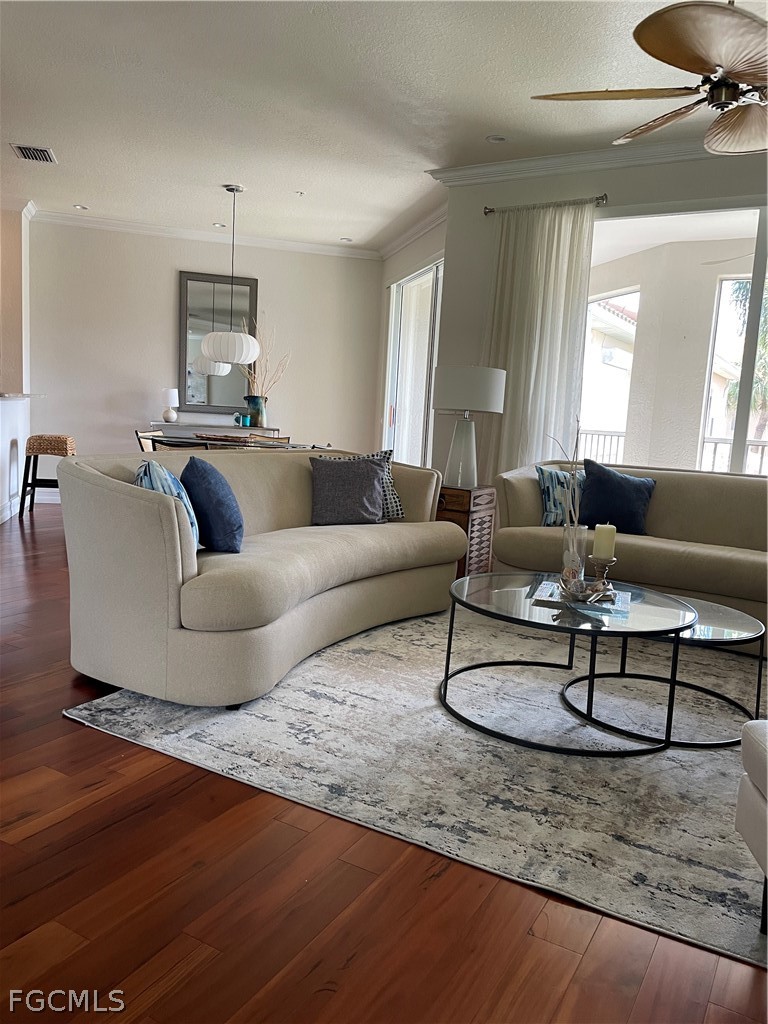 9050 Palmas Grandes Boulevard 203