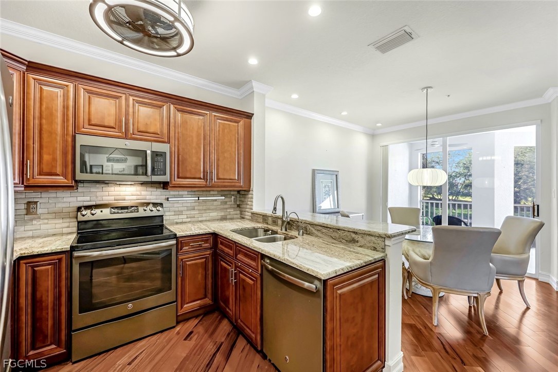 9050 Palmas Grandes Boulevard 203