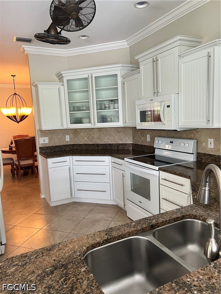 8555 Fairway Bend Drive