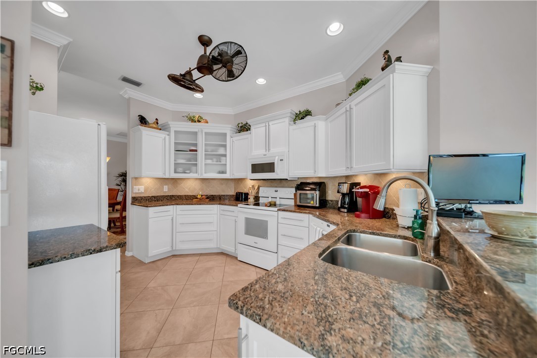 8555 Fairway Bend Drive