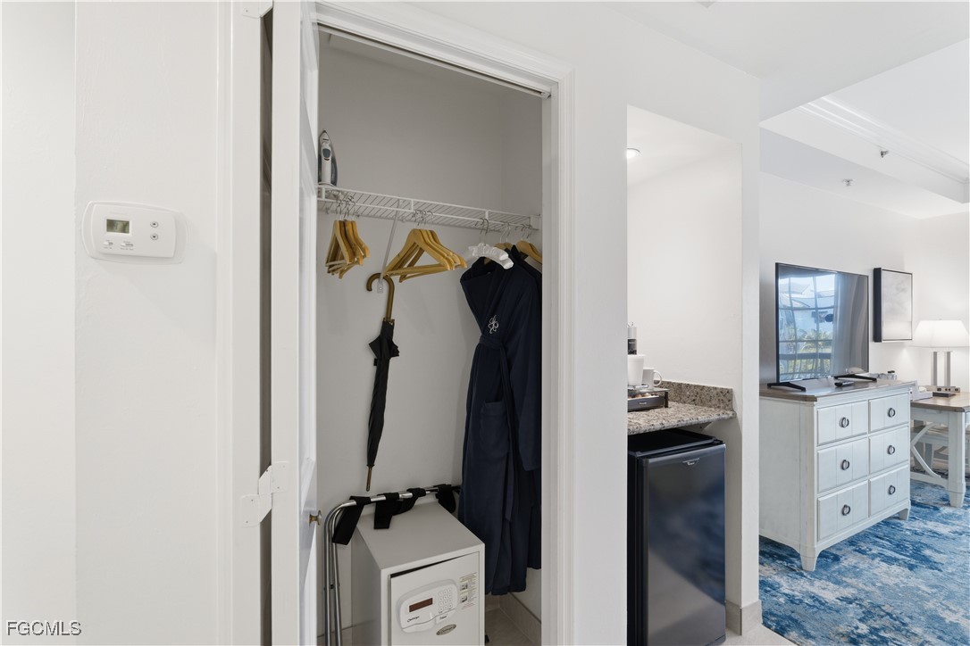 221 9th Street S 405