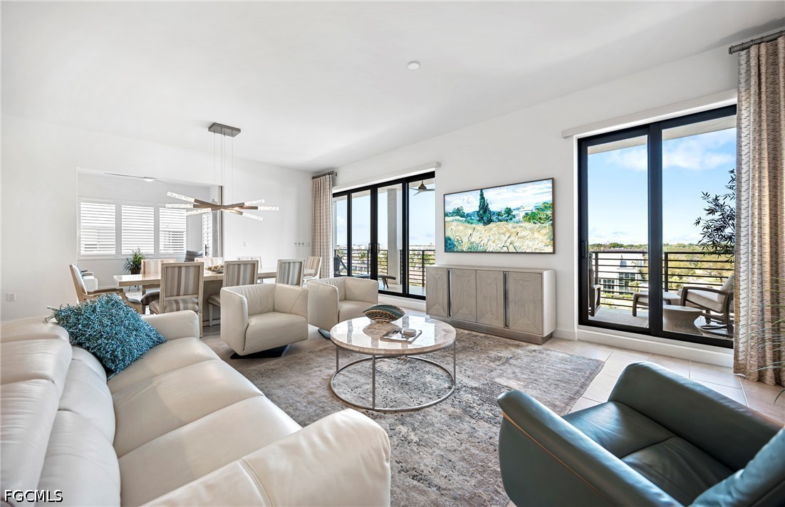 1115 Central Avenue 557