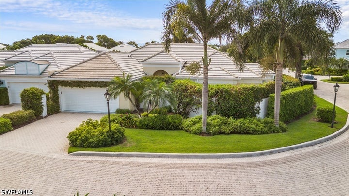Photo 1 of 33 — 807 Rue Deville 2.11, Naples, FL 34108