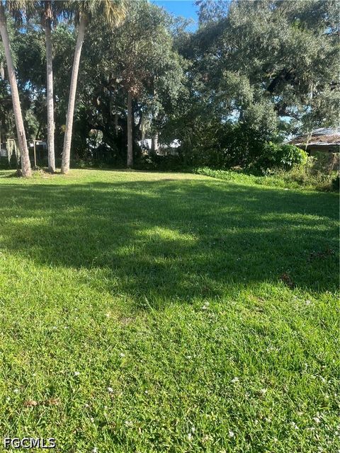 Tiny photo for 345 3rd Avenue, Labelle, FL 33935 (MLS # 2026022611)