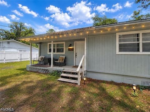 Tiny photo for 2524 NE 5th Place, Gainesville, FL 32641 (MLS # 2026026892)