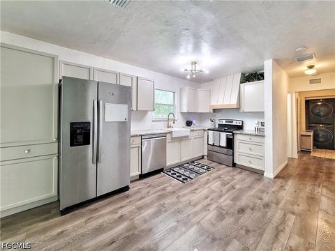 Tiny photo for 2524 NE 5th Place, Gainesville, FL 32641 (MLS # 2026026892)