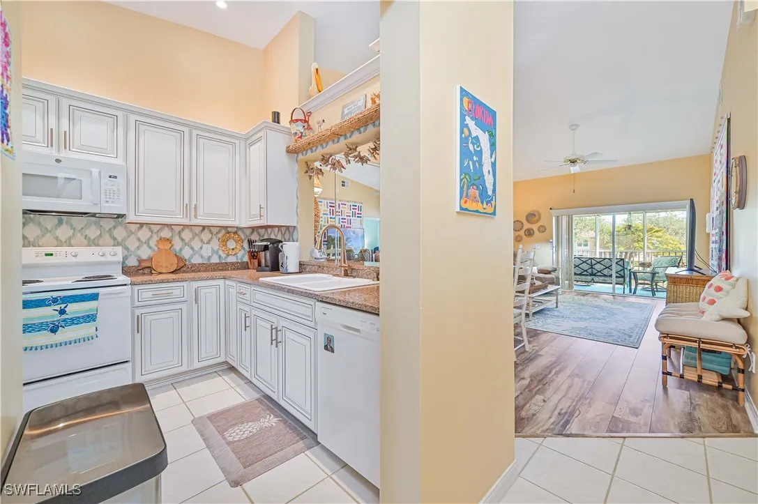 Fort Myers, Florida 33919, United States, 2 Bedrooms Bedrooms, ,2 BathroomsBathrooms,Residential,Active,20930