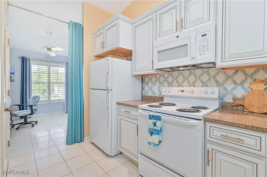 Fort Myers, Florida 33919, United States, 2 Bedrooms Bedrooms, ,2 BathroomsBathrooms,Residential,Active,20930