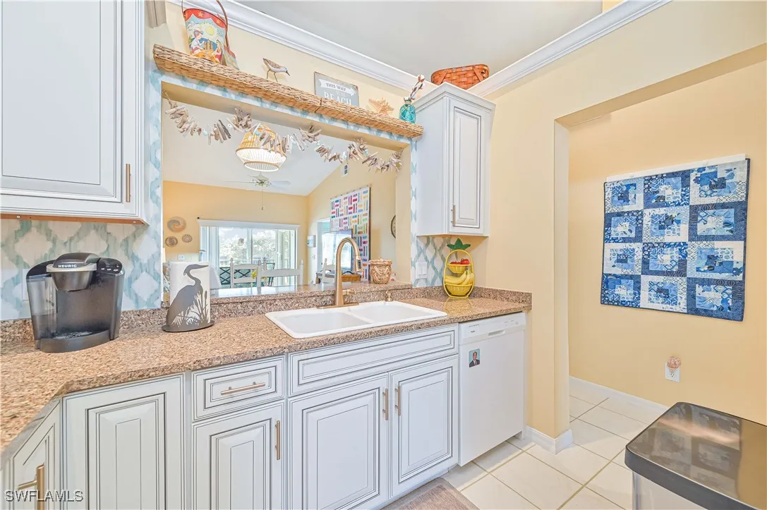 Fort Myers, Florida 33919, United States, 2 Bedrooms Bedrooms, ,2 BathroomsBathrooms,Residential,Active,20930