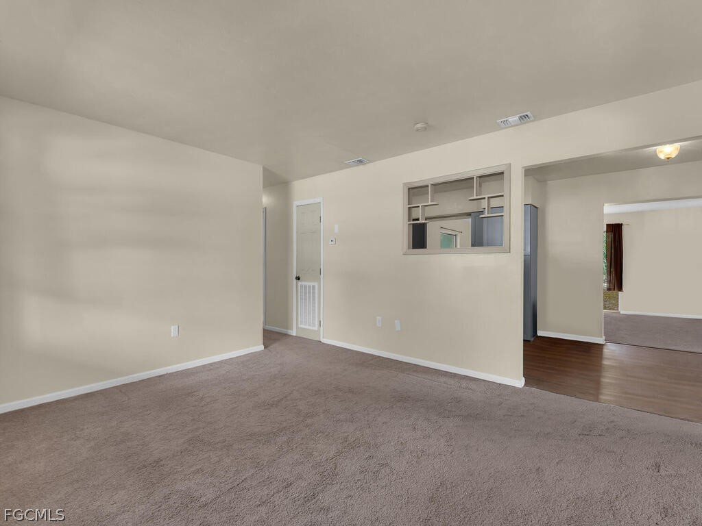 2124 E Gardenia Circle