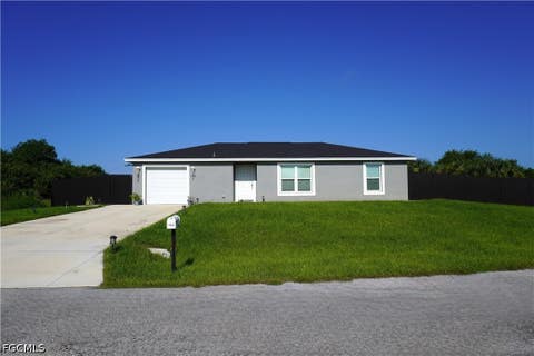 Photo of 108 Dublin Circle, Labelle, FL 33935 (MLS # 2026034904)