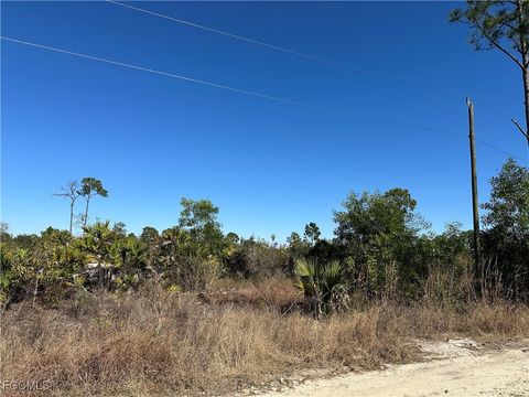 7896 1st Place Labelle FL 33935