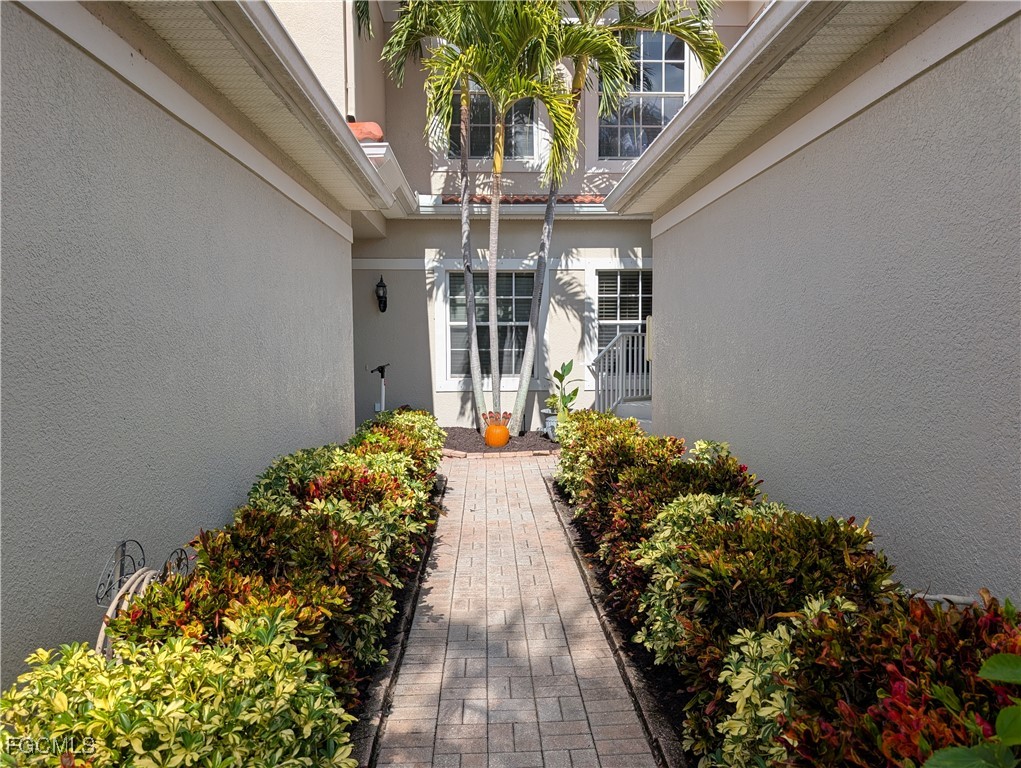 9208 Calle Arragon Avenue 202