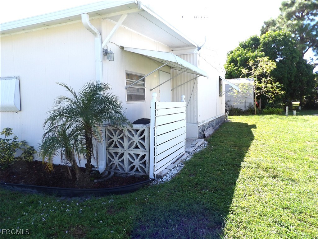 737 KNOTTY PINE Circle
