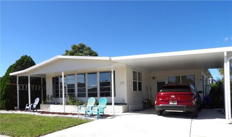 737 KNOTTY PINE Circle North Fort Myers FL 33917