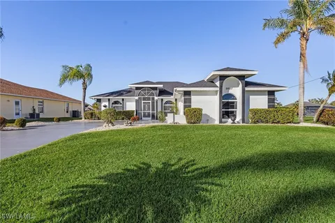 2027 SE 21st Street, Cape Coral, FL 33990 - MLS#: 224101303