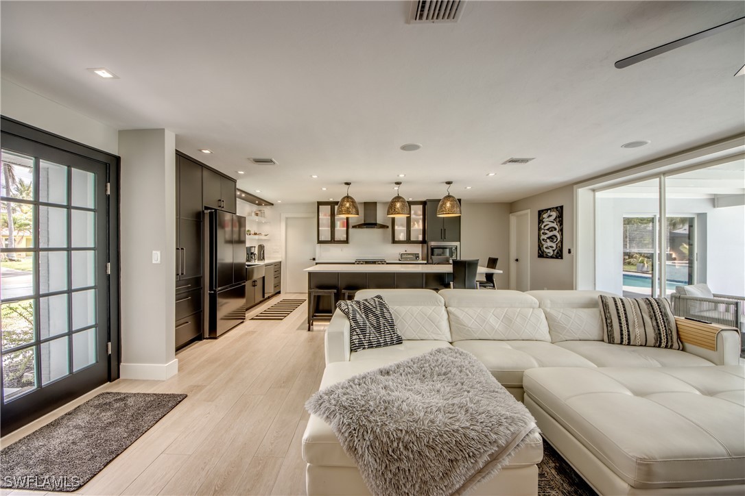 922 Dolphin Drive