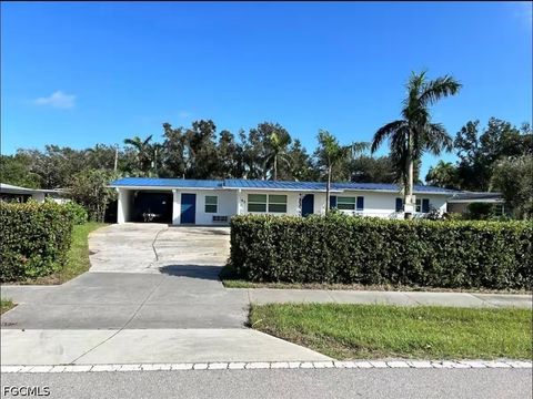 Photo of 1745 Hanson Street, Fort Myers, FL 33901 (MLS # 2026023049)