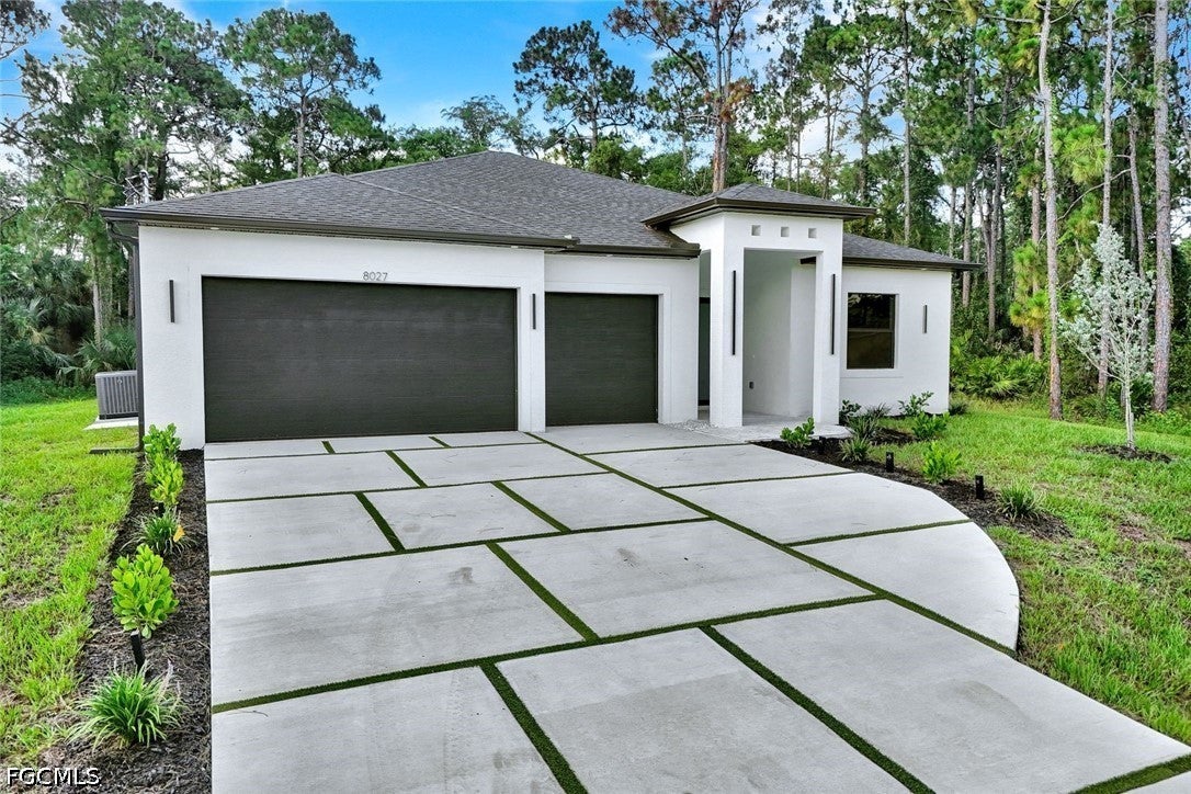 8027 Royal Circle