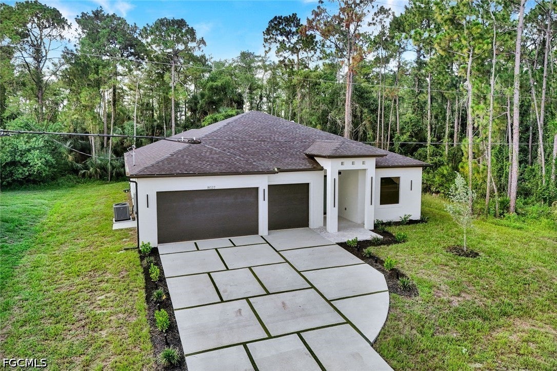 8027 Royal Circle