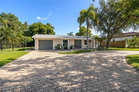 Photo of 1223 Biltmore Drive, Fort Myers, FL 33901 (MLS # 2026035143)