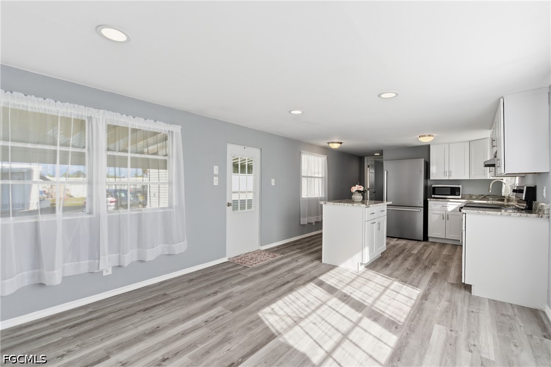 5558 Palm Beach Boulevard 82