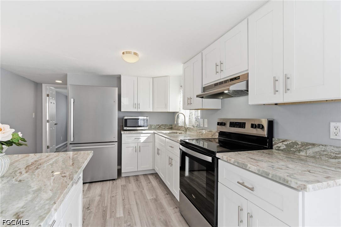 5558 Palm Beach Boulevard 82