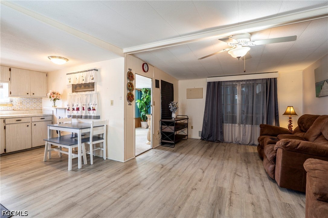 5558 Palm Beach Boulevard 14