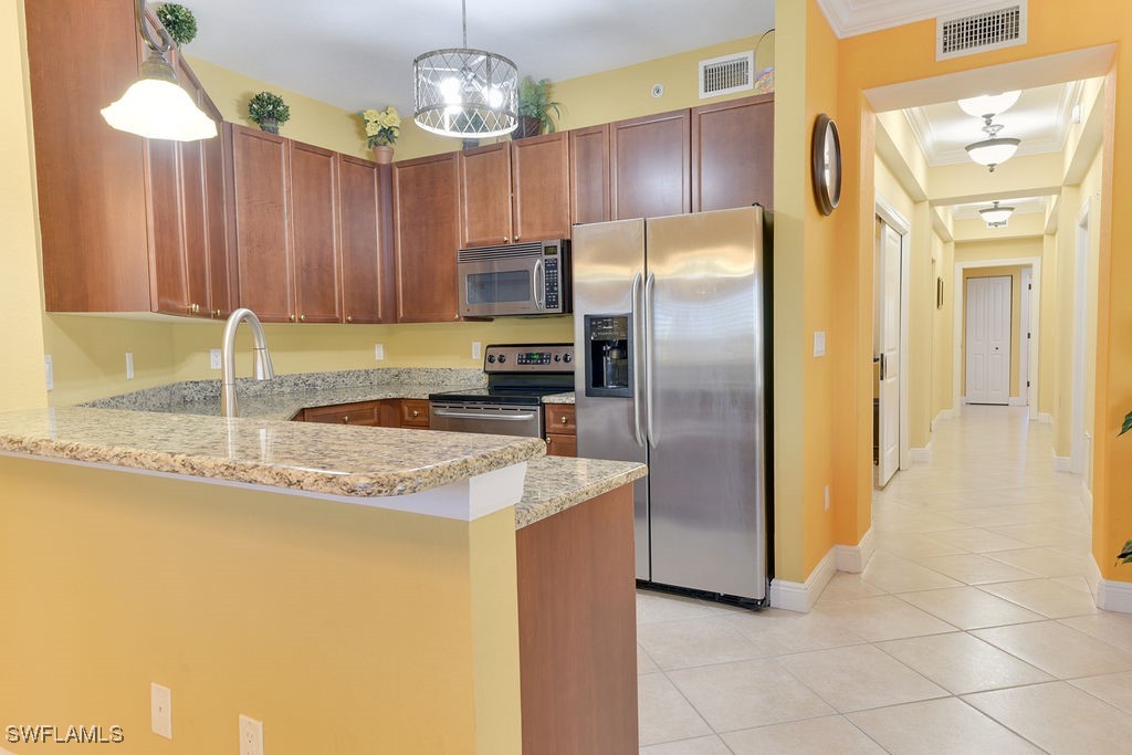 10060 Lake Cove Drive 202