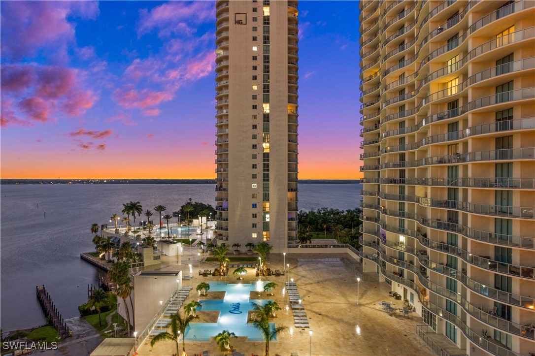 3000 Oasis Grand Boulevard 1702