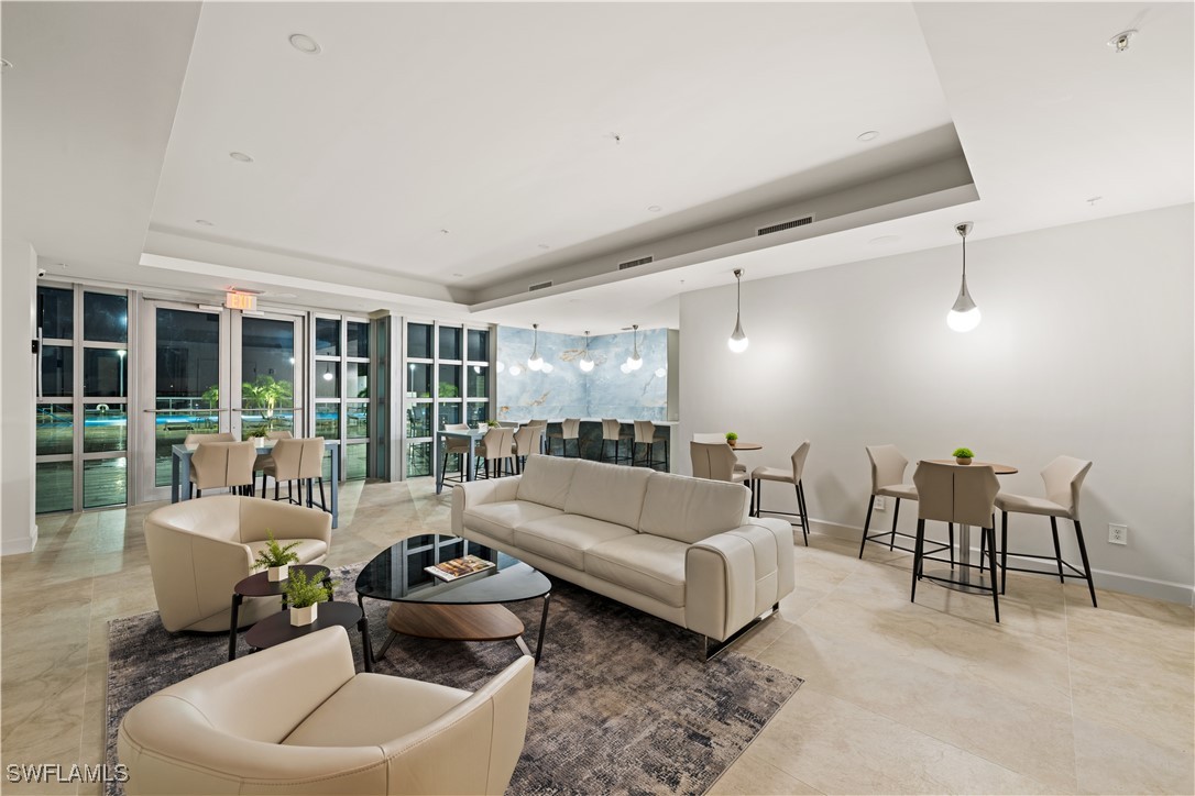 3000 Oasis Grand Boulevard 1702