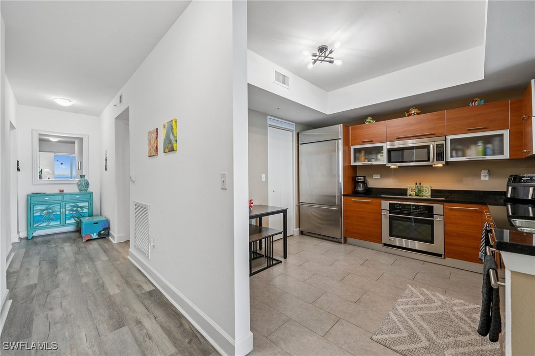 3000 Oasis Grand Boulevard 1702