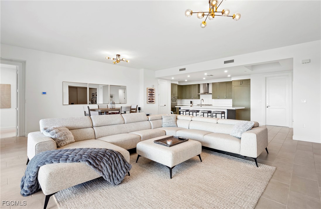 1125 Central Avenue 463