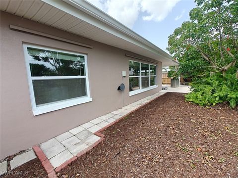 Tiny photo for 1016 Bayshore Avenue, Fort Myers, FL 33919 (MLS # 225059495)