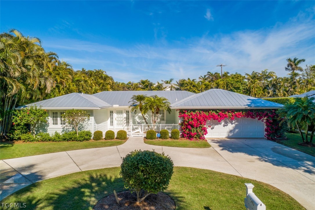 Photo 1 of 19 — 549 7th Avenue N, Naples, FL 34102