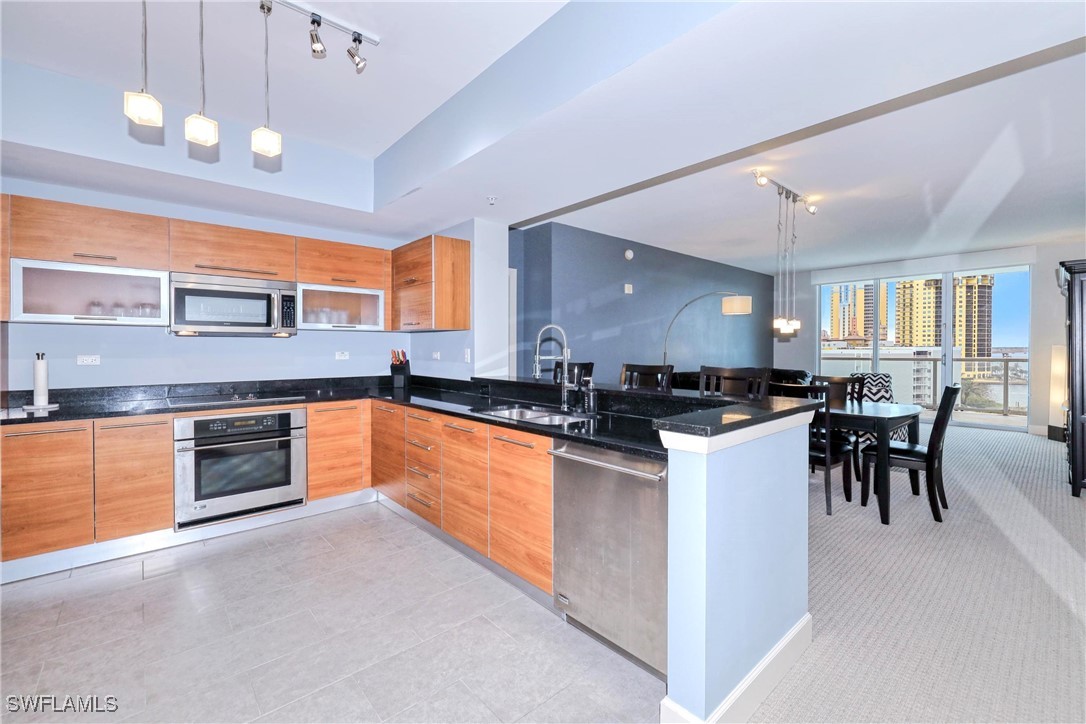 3000 Oasis Grand Boulevard 701