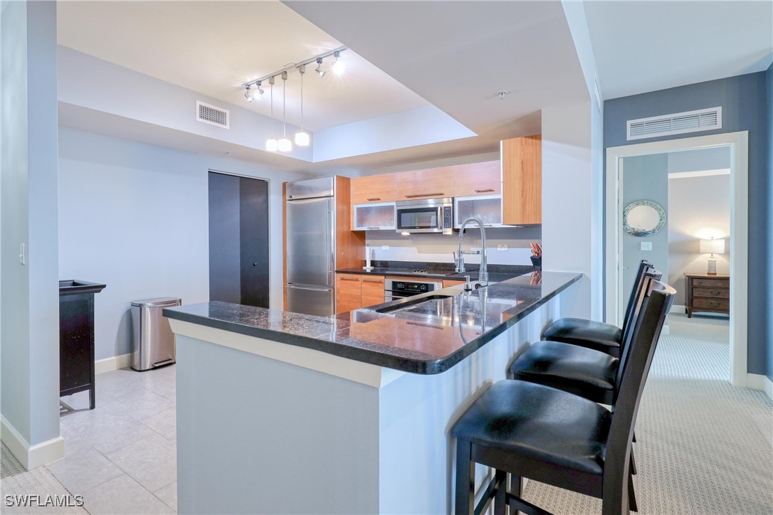 3000 Oasis Grand Boulevard 701