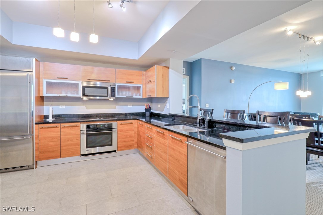 3000 Oasis Grand Boulevard 701