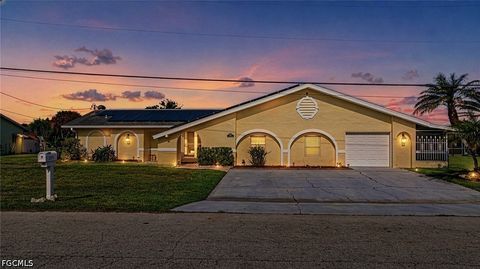 Photo of 2507 LAKEVIEW Drive, Lehigh Acres, FL 33936 (MLS # 2026019996)