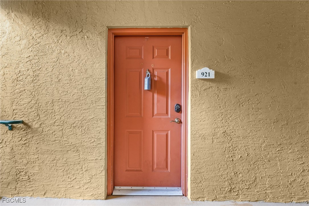 8960 Colonnades Court E 921