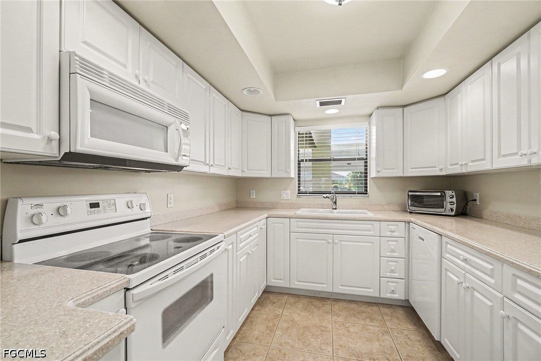 4622 SW Santa Barbara Place 111