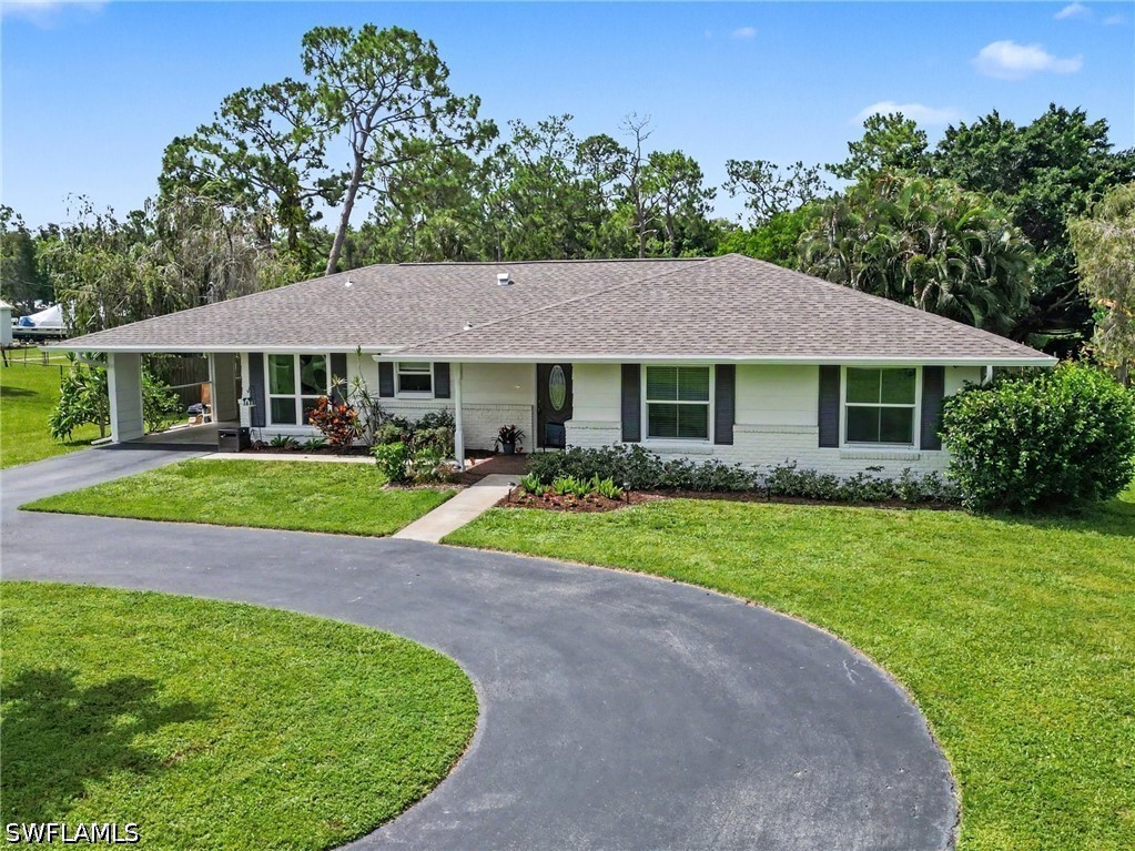 Photo 1 of 32 — 5272 Myrtle Lane, Naples, FL 34113