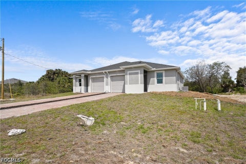 Tiny photo for 1020 bell BLVD, Lehigh Acres, FL 33974 (MLS # 2026039288)