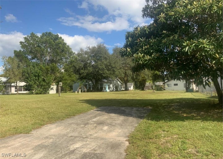 Photo 1 of 1 — 2007 Schooner Drive, Labelle, FL 33935