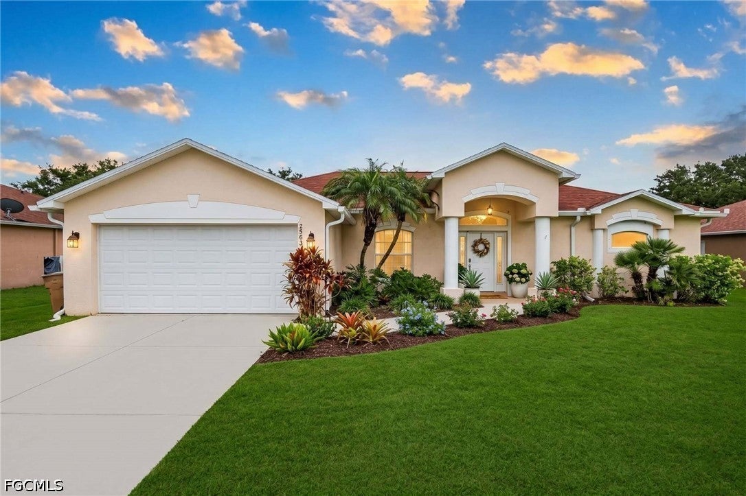 2563 Nature Pointe Loop