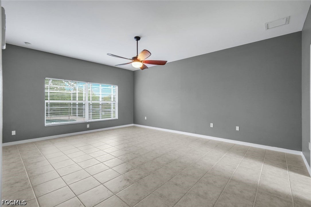 2563 Nature Pointe Loop