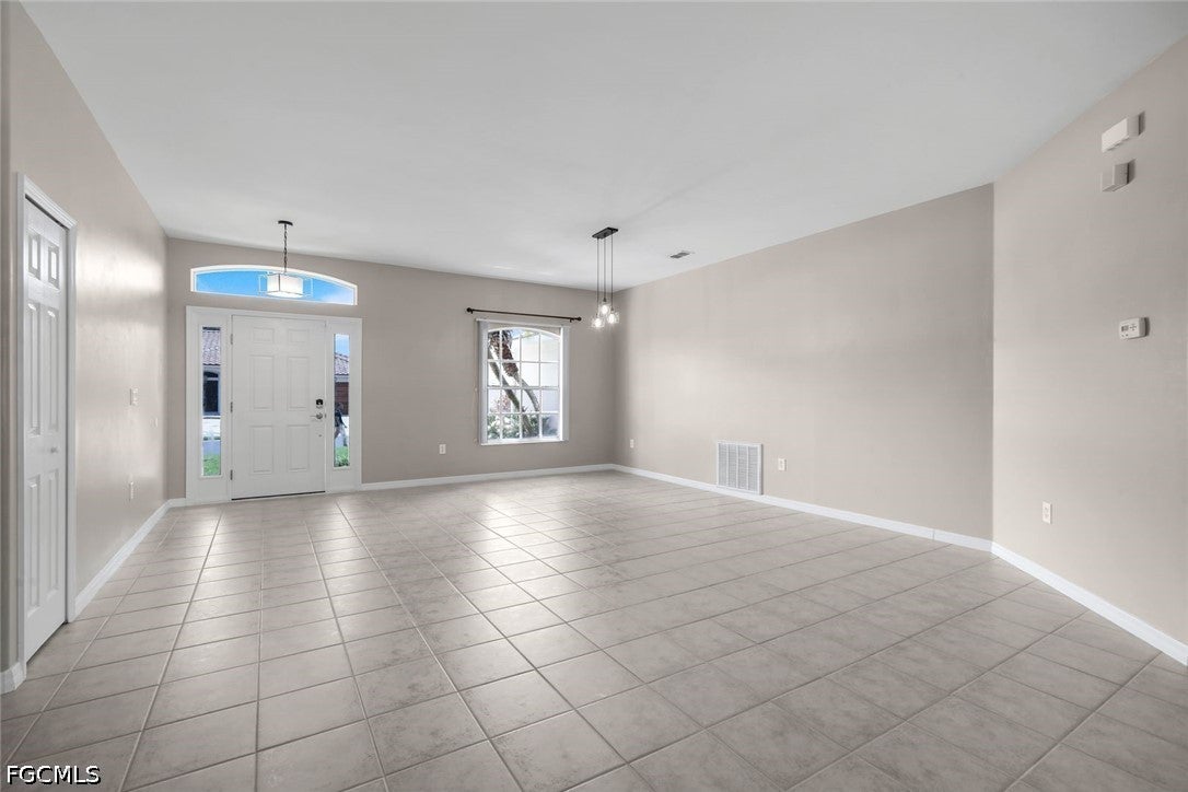 2563 Nature Pointe Loop