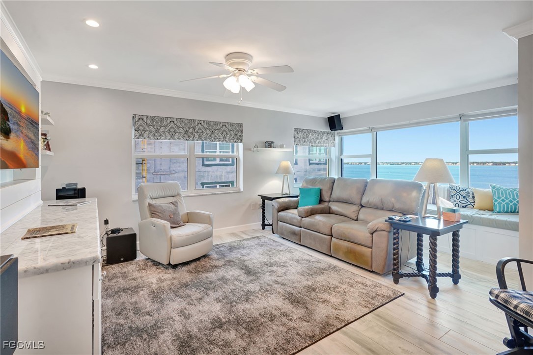 1900 Clifford Street 704