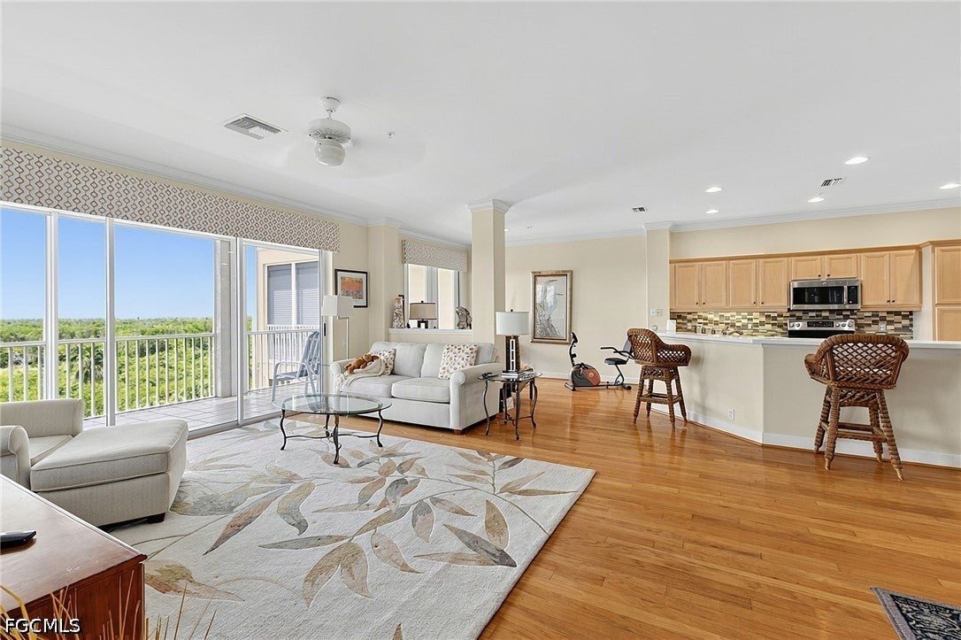 9121 Southmont Cove 302